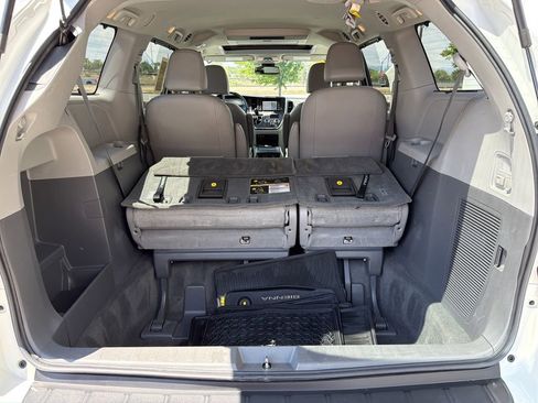 Used 2019 Toyota Sienna XLE Premium w/ Outdoor Package AWD/4WD image 24