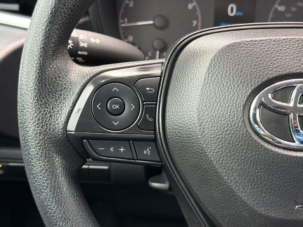 Used 2025 Toyota Corolla LE FWD image 29