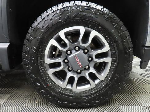 Used 2023 GMC Sierra 2500 SLE w/ SLE Value Package; image 10