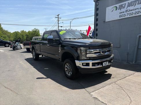 Used 2018 Ford F250 Lariat w/ Lariat Ultimate Package AWD/4WD image 2