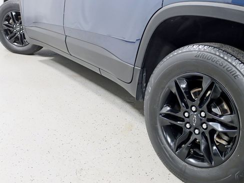 Used 2023 Chevrolet Traverse LT w/ Midnight/Sport Edition AWD/4WD image 11