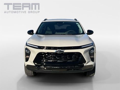 New 2026 Chevrolet Trax ACTIV w/ Sunroof Package image 2