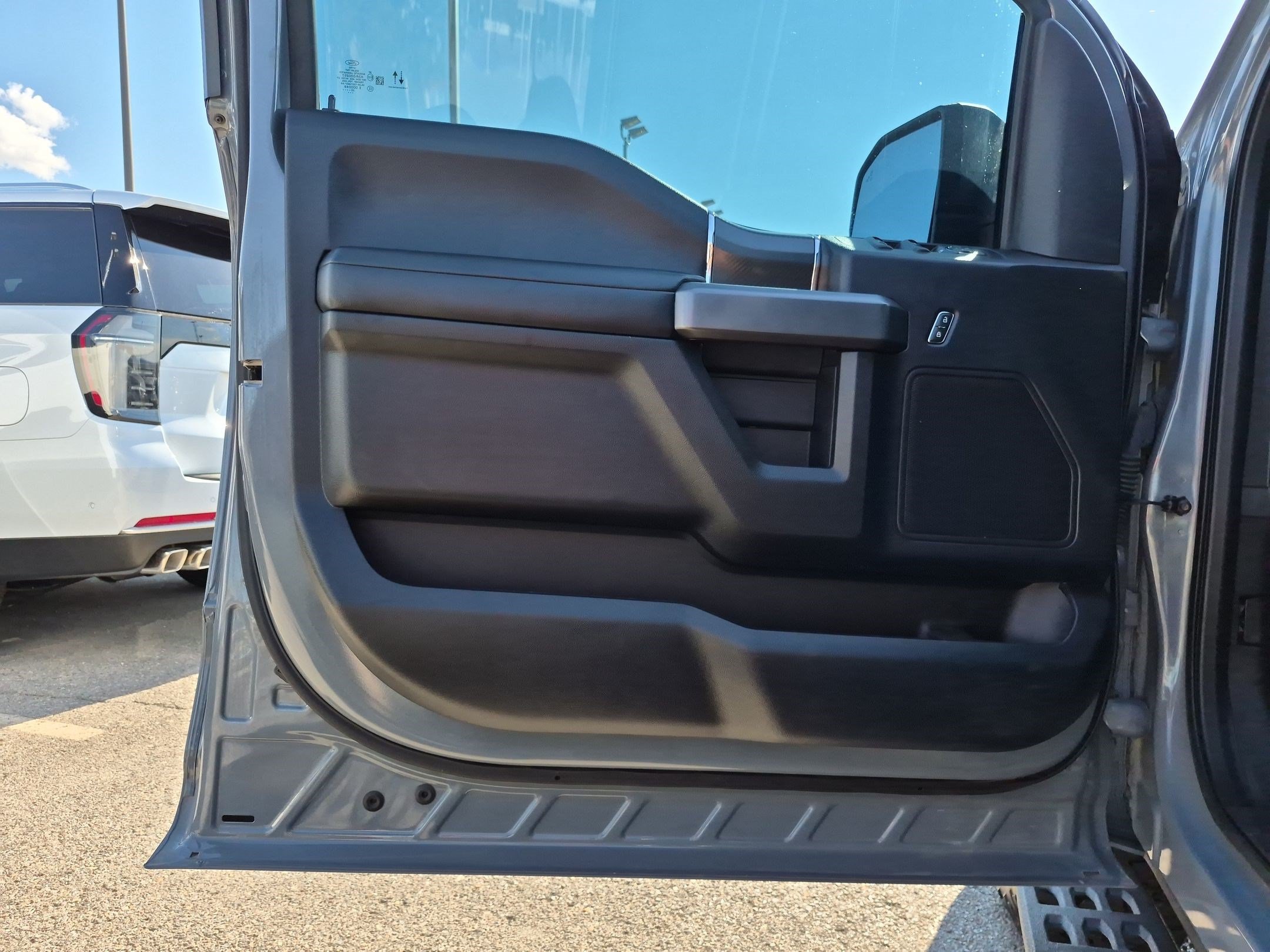 Used 2020 Ford F150 XLT w/ Equipment Group 302A Luxury AWD/4WD image 12