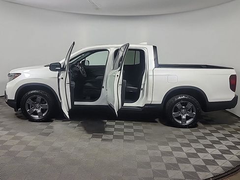 Certified 2024 Honda Ridgeline TrailSport image 15