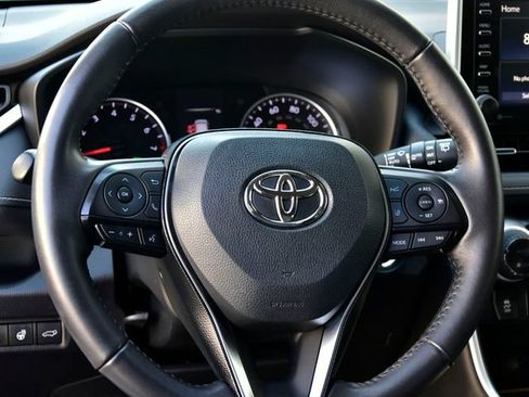 Certified 2021 Toyota RAV4 XLE Premium AWD/4WD image 18