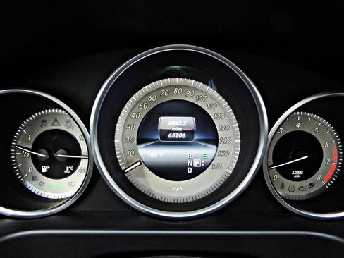 Used 2015 Mercedes-Benz E 350 4MATIC Sedan image 16