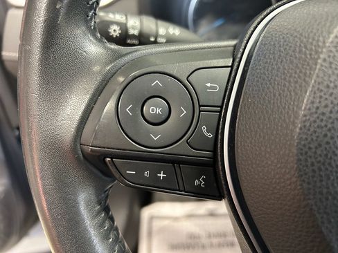 Used 2022 Toyota RAV4 XLE Premium AWD/4WD image 12