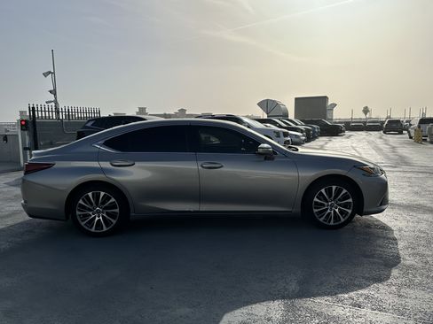Used 2020 Lexus ES 350 w/ Premium Package image 7