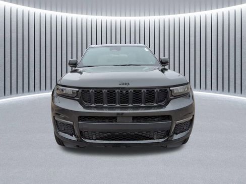 Certified 2025 Jeep Grand Cherokee L Limited w/ Luxury Tech Group II AWD/4WD image 18