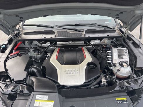 Used 2019 Audi SQ5 Premium Plus w/ Premium Plus Package image 19