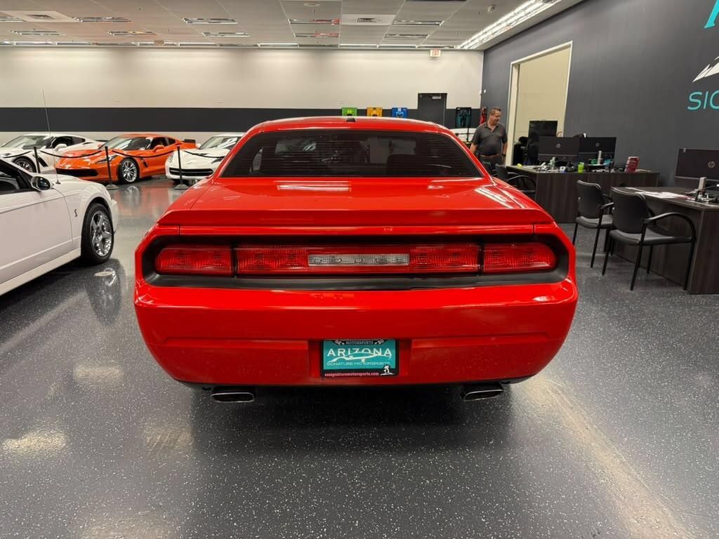 Used 2010 Dodge Challenger R/T RWD image 5