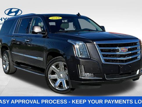 Used 2018 Cadillac Escalade ESV Luxury AWD/4WD image 3