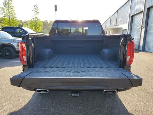 Used 2023 GMC Sierra 1500 AT4 w/ Technology Package image 9