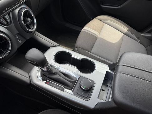 Used 2025 Chevrolet Blazer LT FWD image 43