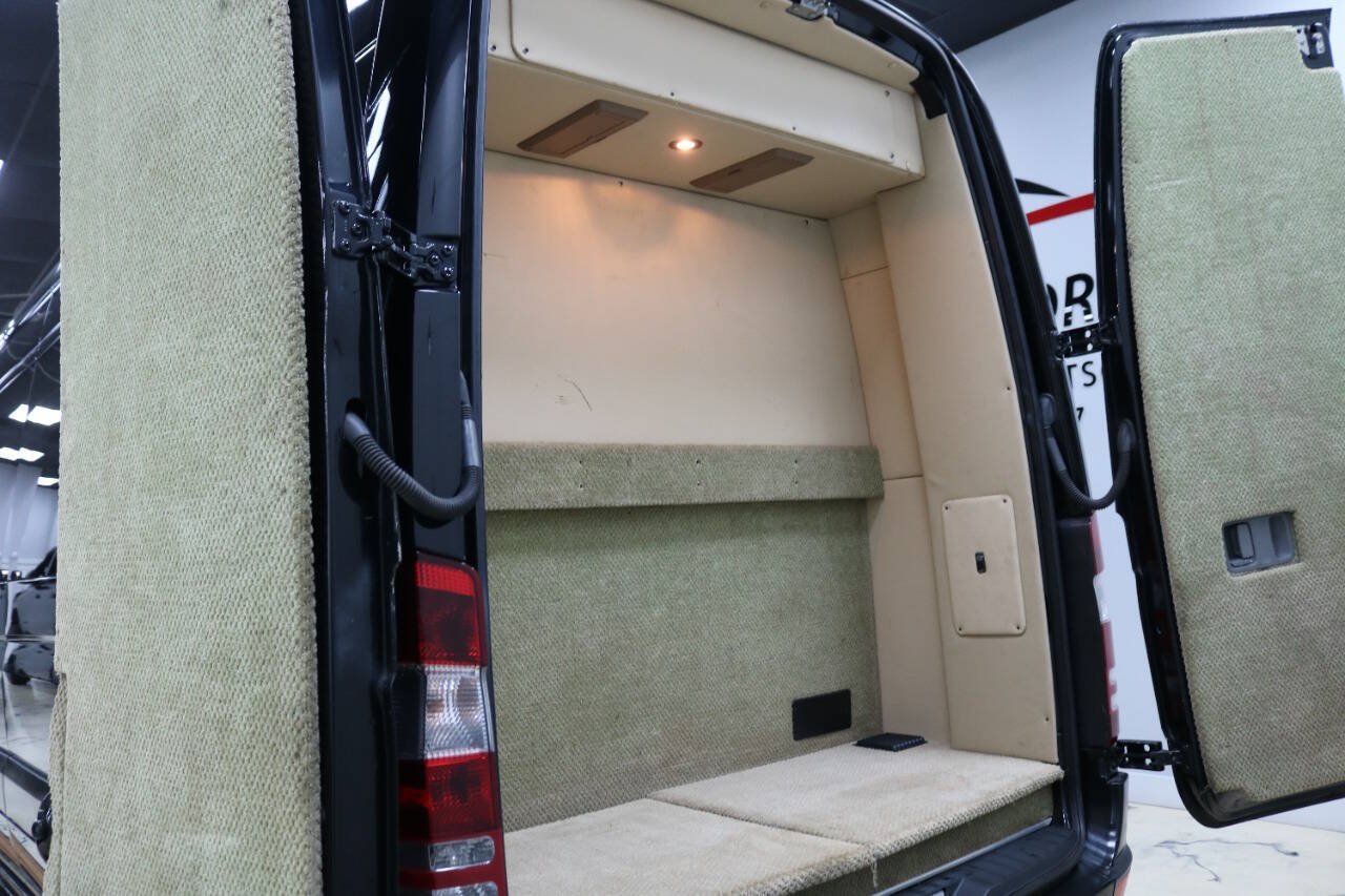 Used 2011 Mercedes-Benz Sprinter 2500 image 9