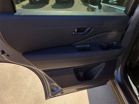 New 2025 Nissan Pathfinder SV image 11