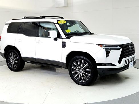 Used 2024 Lexus GX 550 w/ Accessory Package (2T) AWD/4WD image 7