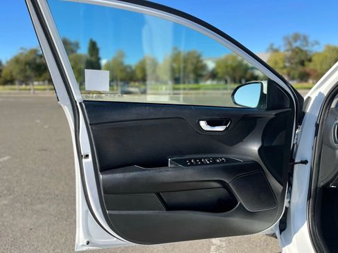 Used 2020 Kia Rio S image 9