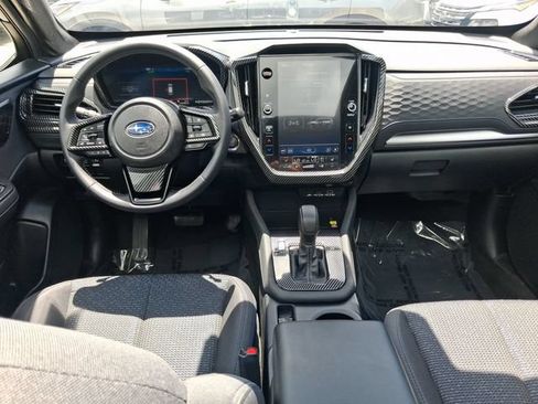 Used 2025 Subaru Forester Premium AWD/4WD image 7
