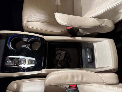 Used 2016 Honda Pilot Elite image 29