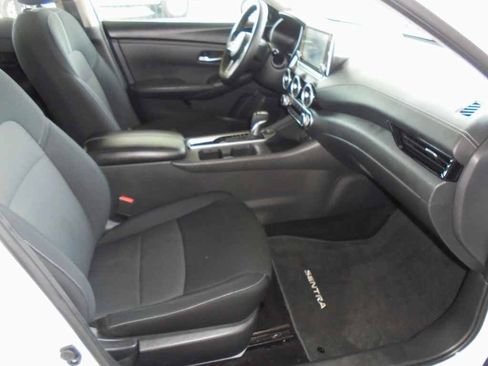 Used 2024 Nissan Sentra SV FWD image 8