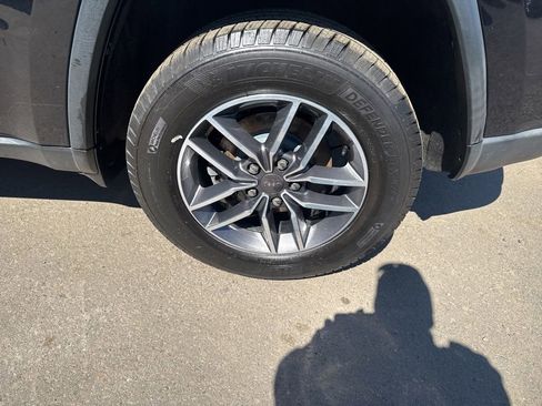 Used 2019 Jeep Grand Cherokee Limited AWD/4WD image 22