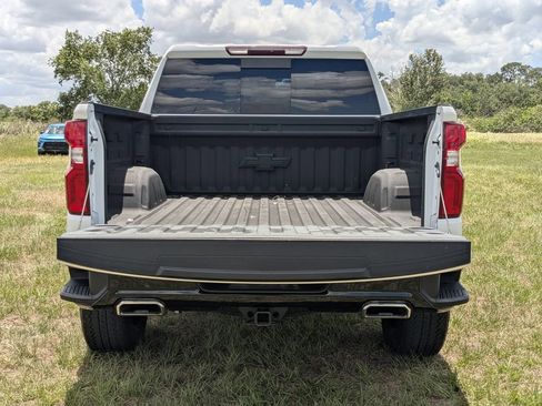 Certified 2022 Chevrolet Silverado 1500 LT Trail Boss w/ LT Trail Boss Premium Package AWD/4WD image 15