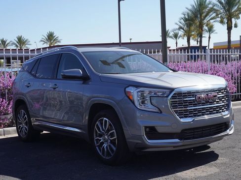 Used 2024 GMC Terrain Denali w/ Denali Premium Package AWD/4WD image 3
