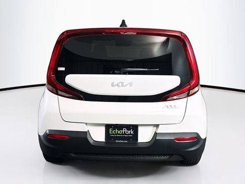Used 2022 Kia Soul LX w/ Technology Package FWD image 7