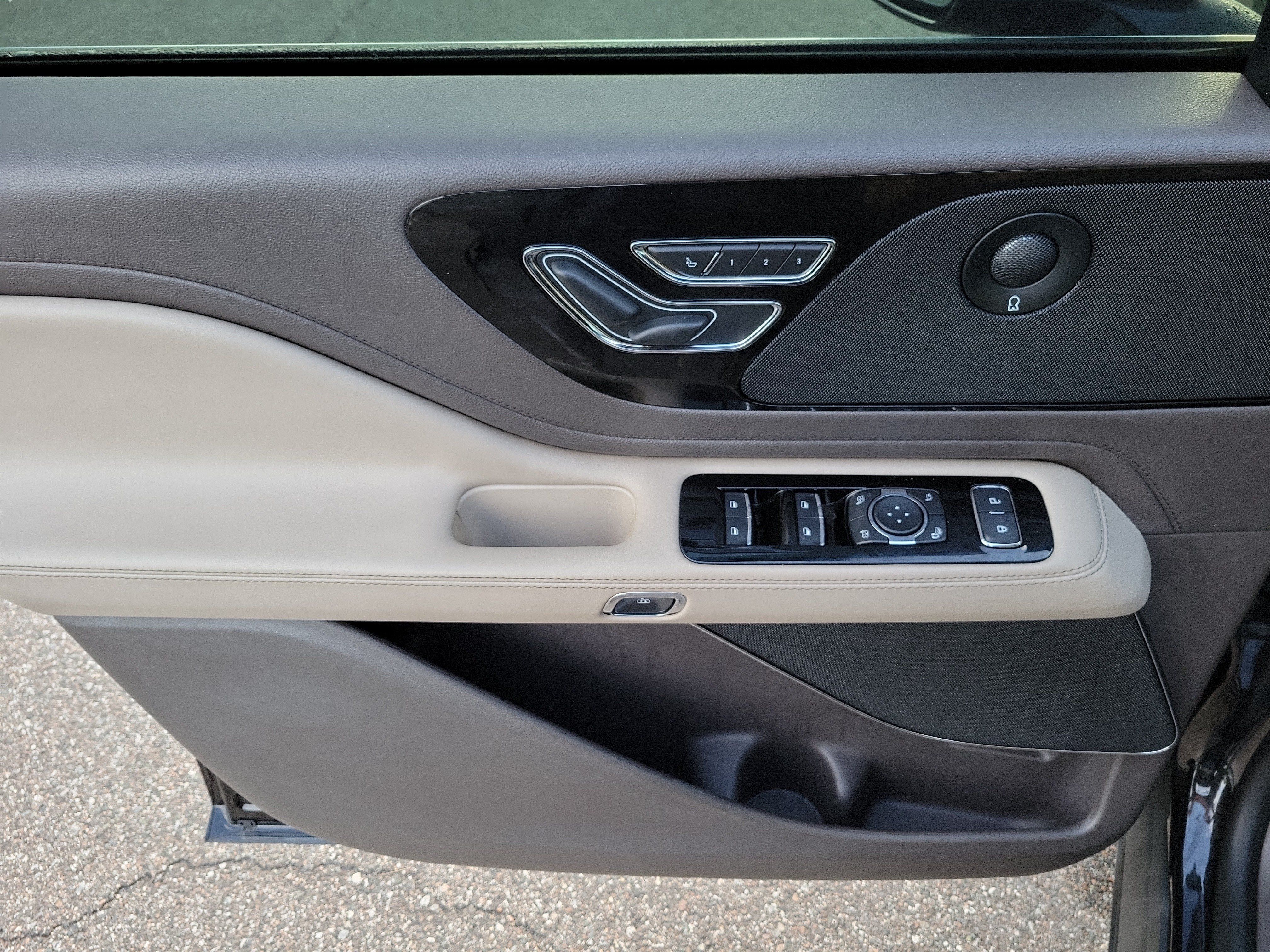 Used 2022 Lincoln Aviator Reserve RWD image 22
