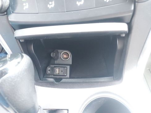 Used 2017 Toyota Camry LE FWD image 19