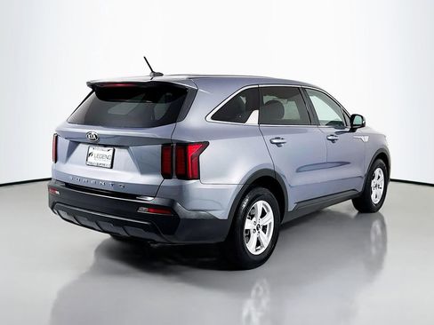 Used 2021 Kia Sorento LX FWD image 4