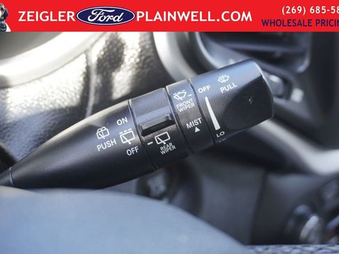 Used 2016 Jeep Cherokee Limited image 28