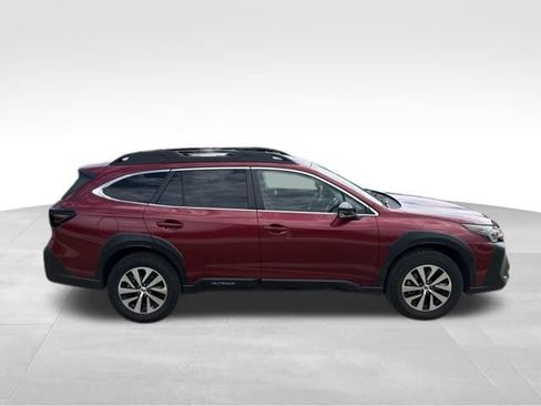 Used 2025 Subaru Outback Premium AWD/4WD image 2