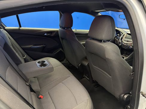 Used 2018 Chevrolet Cruze LT w/ Convenience Package image 25