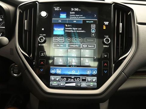 Used 2025 Subaru Ascent Bronze Edition w/ Onyx Package image 11