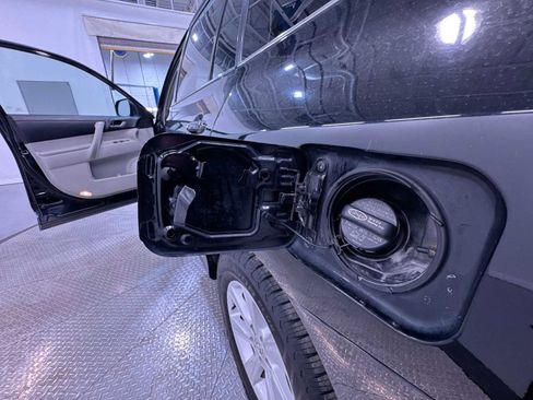 Used 2013 Toyota Highlander SE image 41