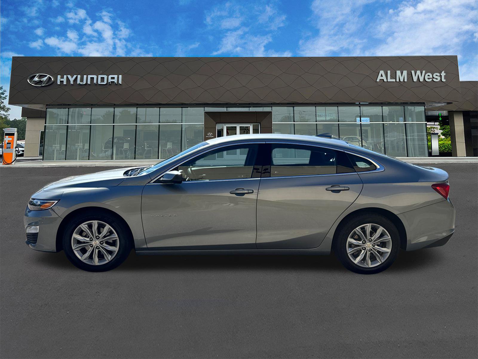 Used 2025 Chevrolet Malibu LT FWD image 8
