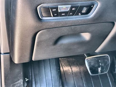 Used 2022 BMW X5 sDrive40i w/ M Sport Package image 29