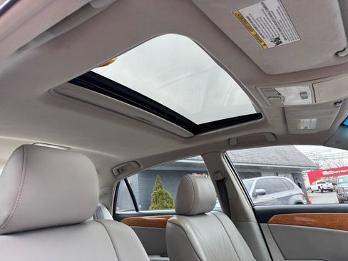 Used 2006 Toyota Avalon XLS image 11