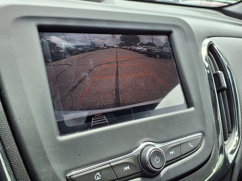 Used 2024 Chevrolet Equinox RS FWD image 23