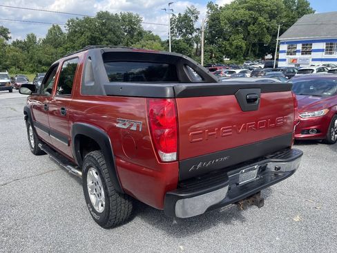 Used 2003 Chevrolet Avalanche 4x4 w/ Suspension Package, Off-Road image 8