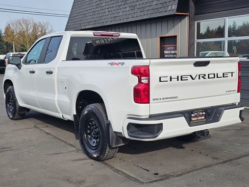 Used 2022 Chevrolet Silverado 1500 Custom image 3