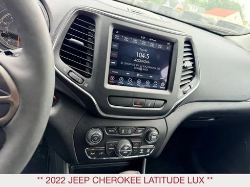 Certified 2022 Jeep Cherokee Latitude Lux w/ Sun & Sound Group AWD/4WD image 13