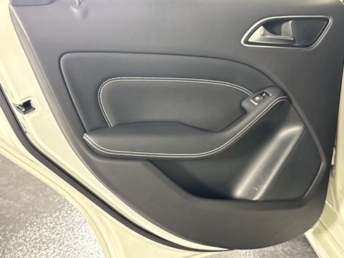 Used 2017 Mercedes-Benz B 250e image 34