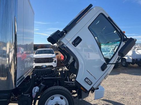 New 2024 Chevrolet Low Cab Forward image 15