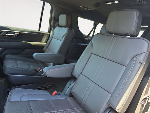 New 2025 Chevrolet Suburban High Country image 13