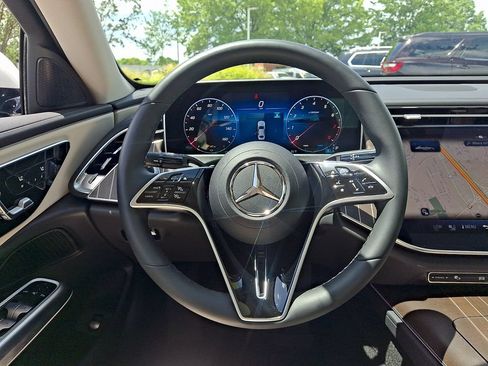 Used 2025 Mercedes-Benz E 350 Sedan image 12