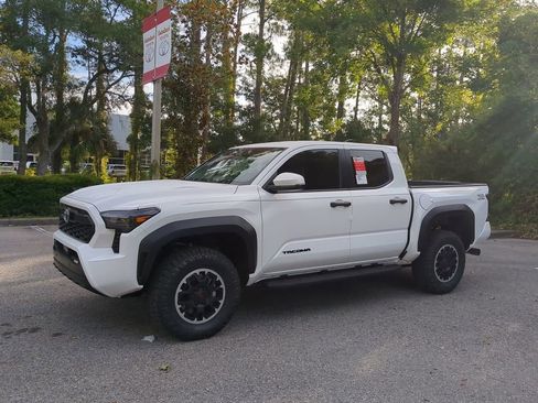 New 2024 Toyota Tacoma TRD Off-Road image 2