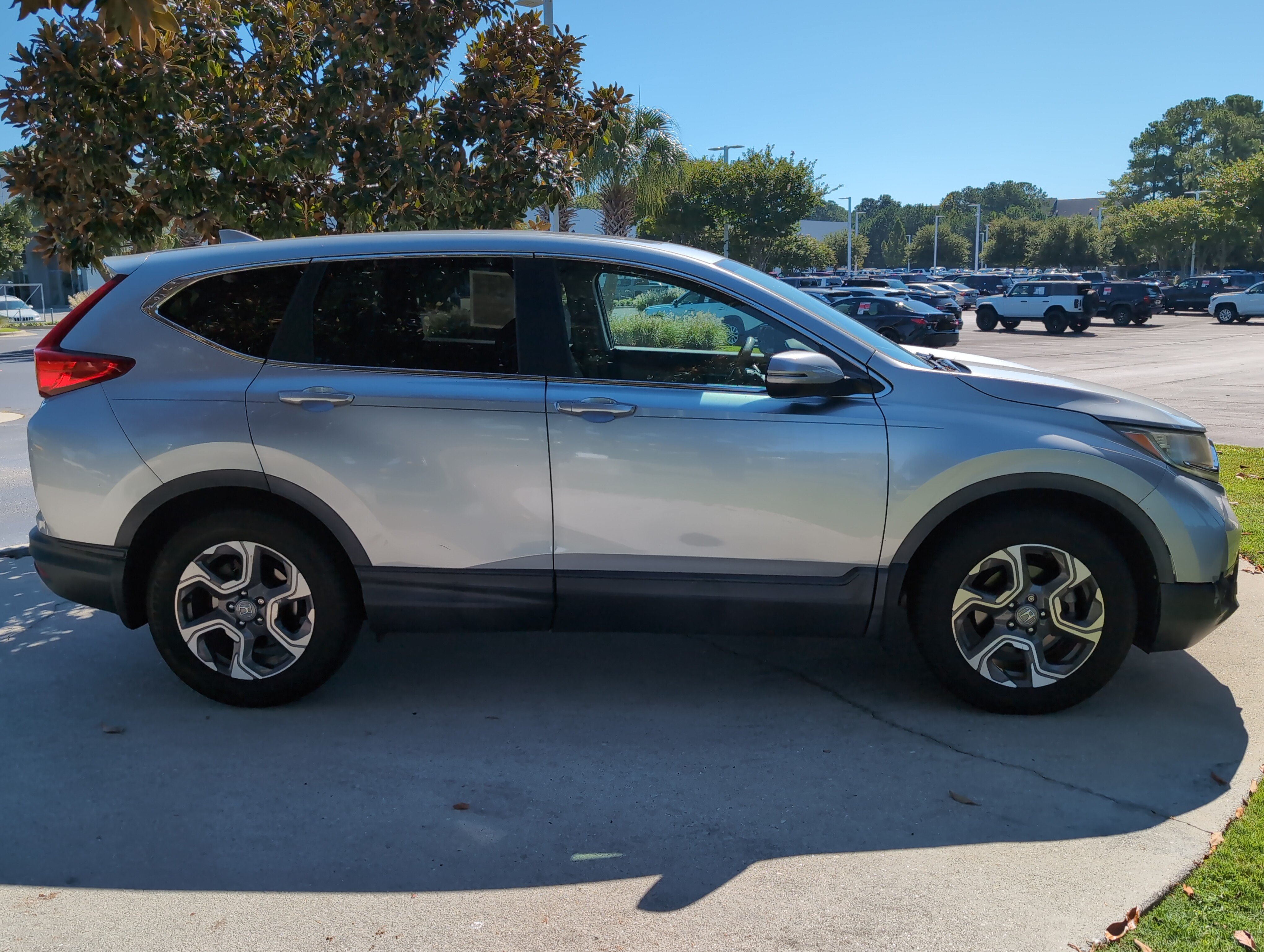 Used 2017 Honda CR-V EX image 11